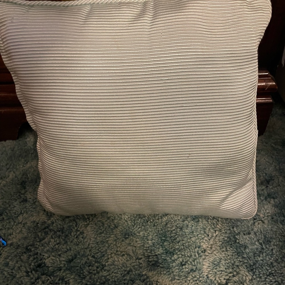 SOLD!!!! green Embroidered Decorative Pillow! 14” X. 14” - Picture 4 of 4
